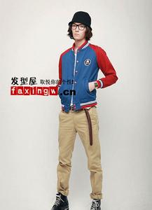 男生穿棒球衫头像图片_WWW.WHOISQQ.COM