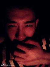 男生红色红钻头像图片_WWW.WHOISQQ.COM