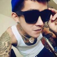 花臂男生头像图片吧_WWW.WHOISQQ.COM