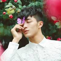 男生好基友头像图片两张_WWW.WHOISQQ.COM