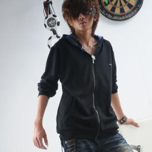 黑色兜帽男生头像图片_WWW.WHOISQQ.COM