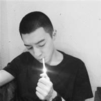qq头像图片男生抽烟背影_WWW.WHOISQQ.COM