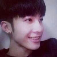 爱笑男生暖男头像图片_WWW.WHOISQQ.COM
