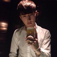 半身头像图片男生2014_WWW.WHOISQQ.COM