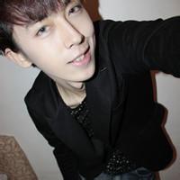 耳机男生头像图片黑色_WWW.WHOISQQ.COM