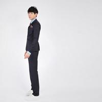 男生戴领带的qq头像图片_WWW.WHOISQQ.COM