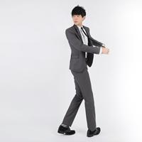 男生戴领带的qq头像图片_WWW.WHOISQQ.COM
