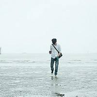 qq头像图片男生背景海边_WWW.WHOISQQ.COM