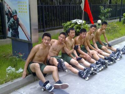 半身像男生头像图片_WWW.WHOISQQ.COM
