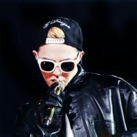 男生头像图片300x300_WWW.WHOISQQ.COM