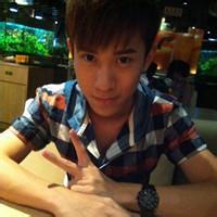 男生抱小虎头像图片_WWW.WHOISQQ.COM