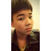 男生抱小虎头像图片_WWW.WHOISQQ.COM