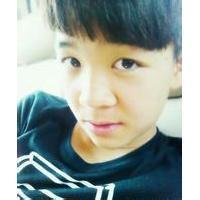 男生抱小虎头像图片_WWW.WHOISQQ.COM