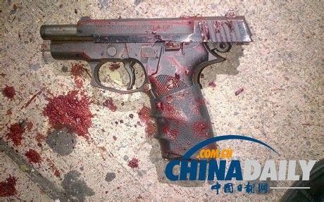 拿枪的男生头像图片手枪_WWW.WHOISQQ.COM