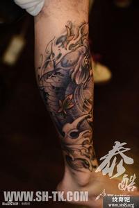 个性网男生纹身腿头像图片_WWW.WHOISQQ.COM