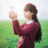 个性网男生背书包头像图片_WWW.WHOISQQ.COM