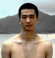 外国男生平头头像图片_WWW.WHOISQQ.COM