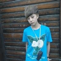 男生七彩头发头像图片_WWW.WHOISQQ.COM