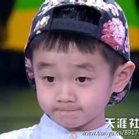 男生抱羊的头像图片_WWW.WHOISQQ.COM