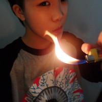 神经质男生头像图片无字_WWW.WHOISQQ.COM