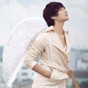 带天使翅膀的男生头像图片_WWW.WHOISQQ.COM