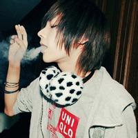 带天使翅膀的男生头像图片_WWW.WHOISQQ.COM