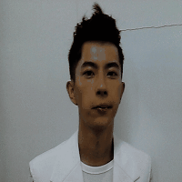 白色模糊男生头像图片_WWW.WHOISQQ.COM