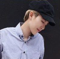 白色模糊男生头像图片_WWW.WHOISQQ.COM