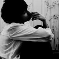 男生不见正脸头像图片_WWW.WHOISQQ.COM