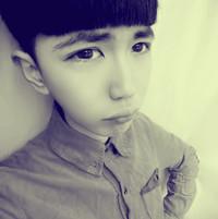 男生无奈感伤头像图片_WWW.WHOISQQ.COM
