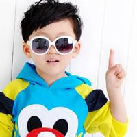 超萌男生戴眼镜qq头像图片_WWW.WHOISQQ.COM