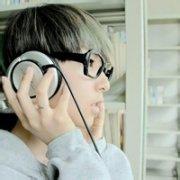 男生带耳机的头像图片_WWW.WHOISQQ.COM