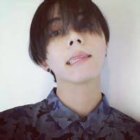 大眼镜男生头像图片_WWW.WHOISQQ.COM