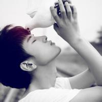 有小动物的男生头像图片_WWW.WHOISQQ.COM