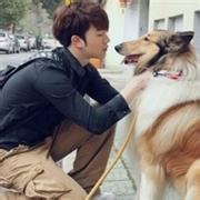 有小动物的男生头像图片_WWW.WHOISQQ.COM