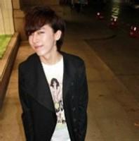 男生和宠物头像图片吧_WWW.WHOISQQ.COM