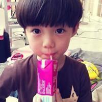 呆萌头像图片男生_WWW.WHOISQQ.COM