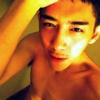 男生花裤衩头像图片_WWW.WHOISQQ.COM