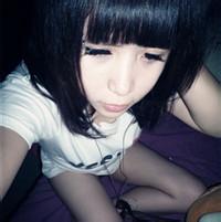 带眼睛女生男生头像图片_WWW.WHOISQQ.COM