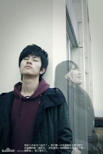 男生虚影头像图片_WWW.WHOISQQ.COM