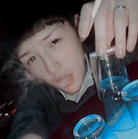 男生只有脚的头像图片_WWW.WHOISQQ.COM