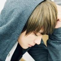 男生头像图片戴帽子_WWW.WHOISQQ.COM