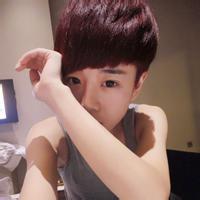 双手遮脸男生头像图片_WWW.WHOISQQ.COM