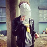 qq头像图片男生遮脸个性_WWW.WHOISQQ.COM