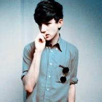 qq头像图片男生西服欧美_WWW.WHOISQQ.COM