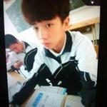 qq精选男生穿校服头像图片_WWW.WHOISQQ.COM