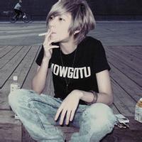 qq头像图片成熟男生叼烟_WWW.WHOISQQ.COM
