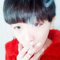 qq头像图片成熟男生叼烟_WWW.WHOISQQ.COM
