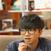 帅气男生头像图片 qq头像图片宇_WWW.WHOISQQ.COM