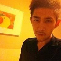 带胡子的小男生头像图片_WWW.WHOISQQ.COM